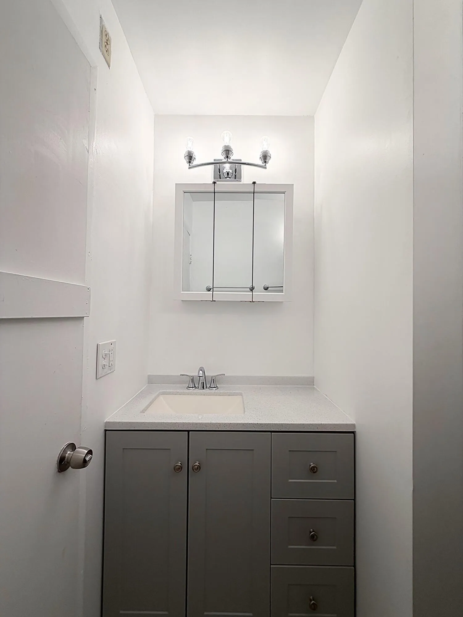 Full bath (3)