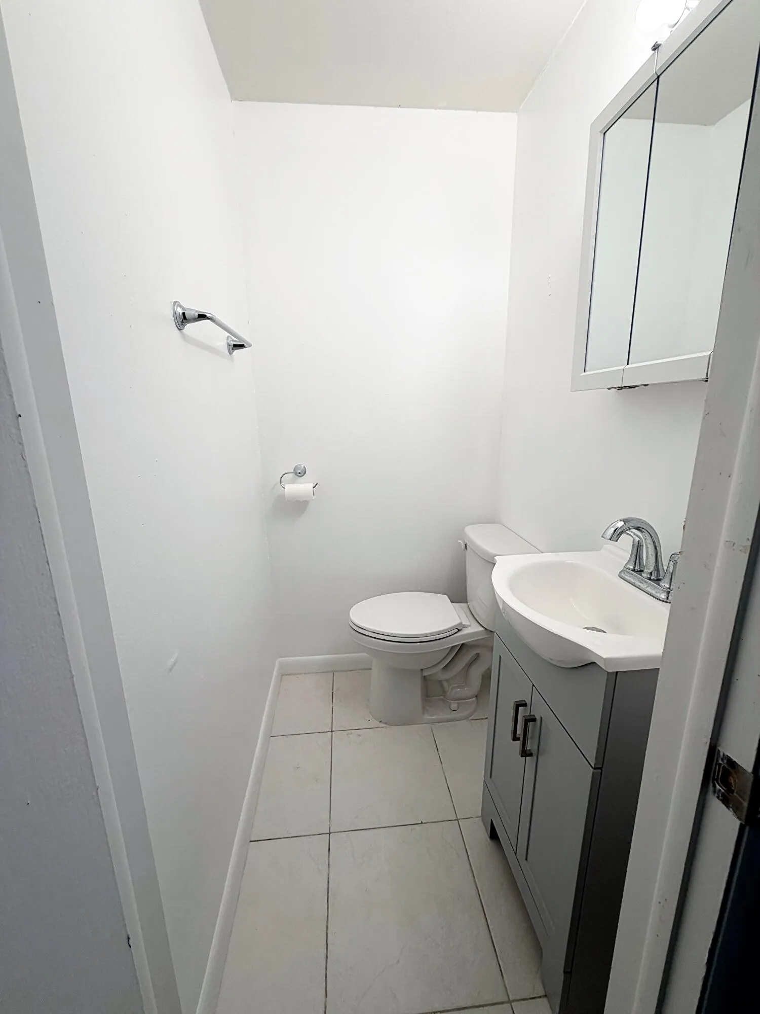 1/2 Bath (3)