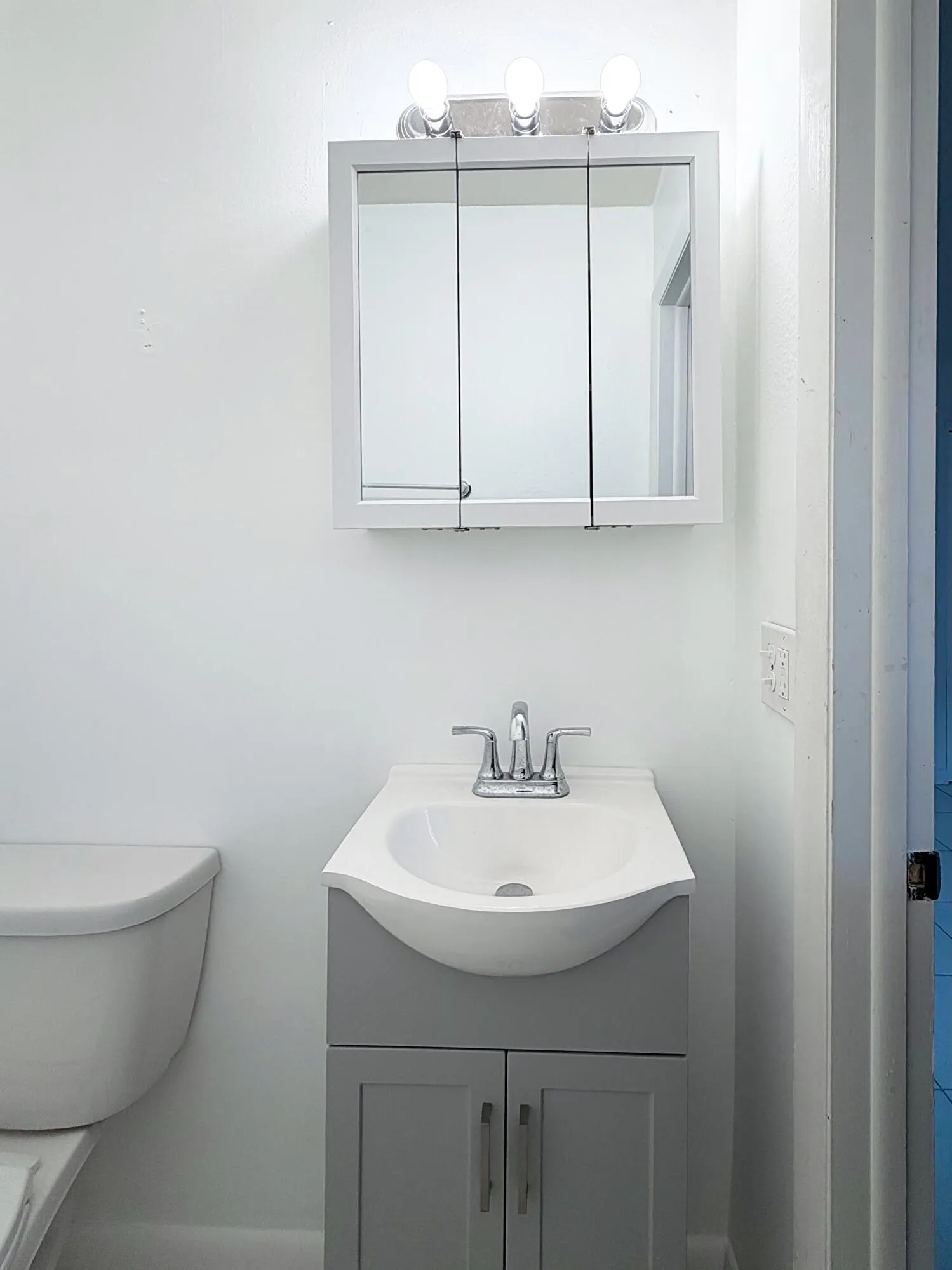 1/2 Bath