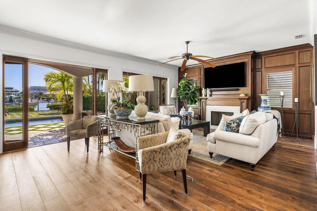 Amazing waterfront views from kitchen, living and dining