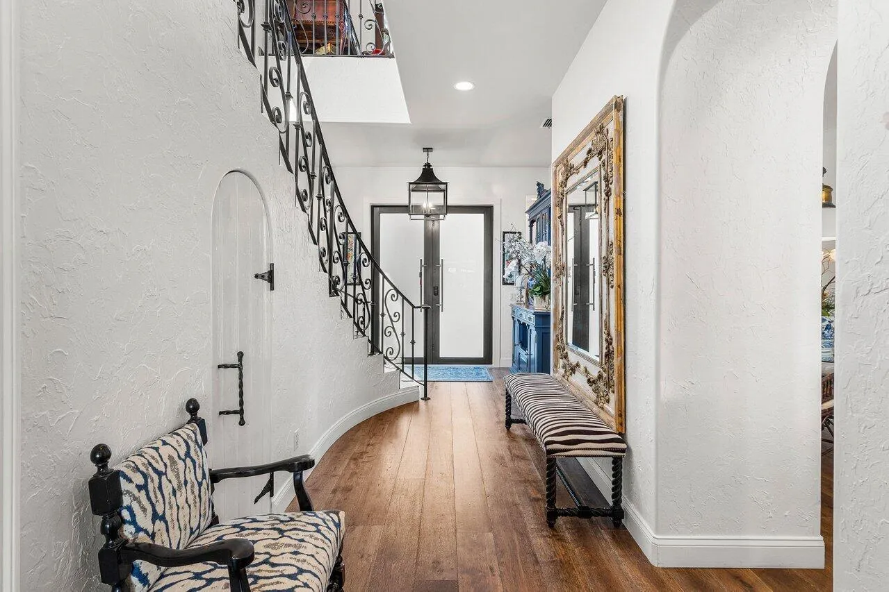 Entry-Hallway