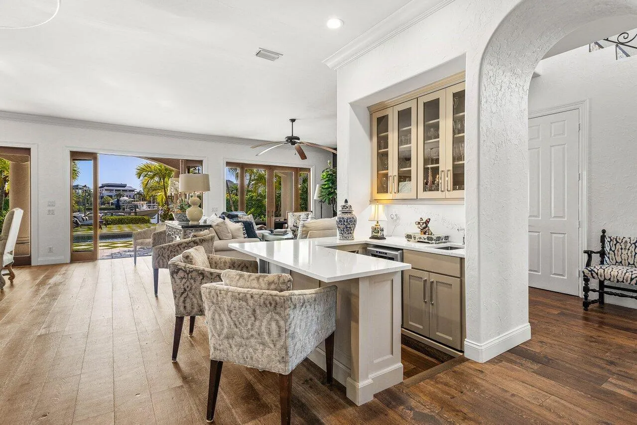 Great Entertaining Area