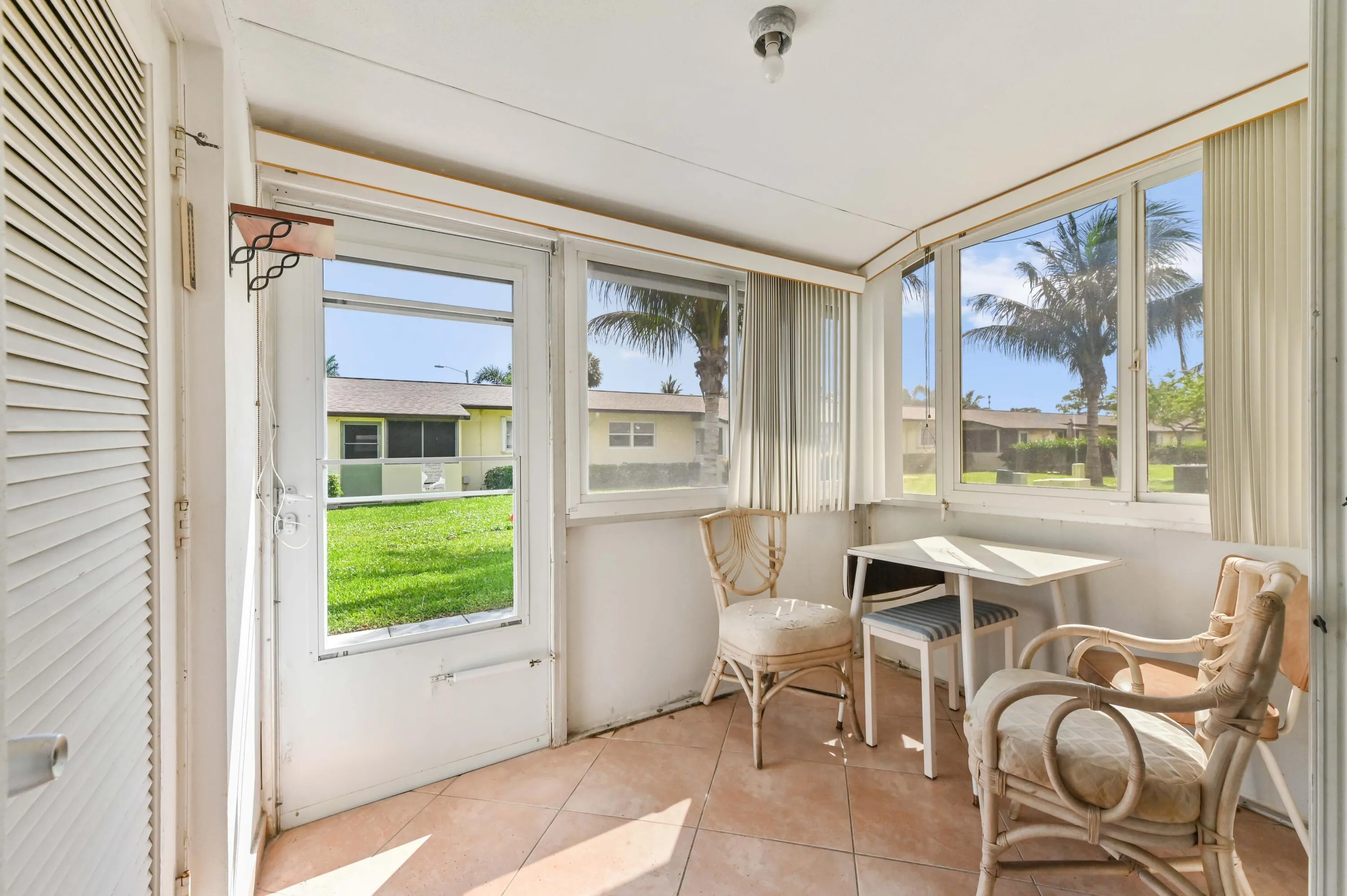 19 Patio 01