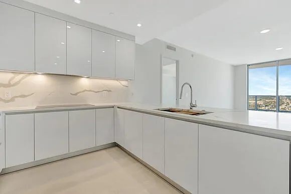 Nautilus 2105 kitchen