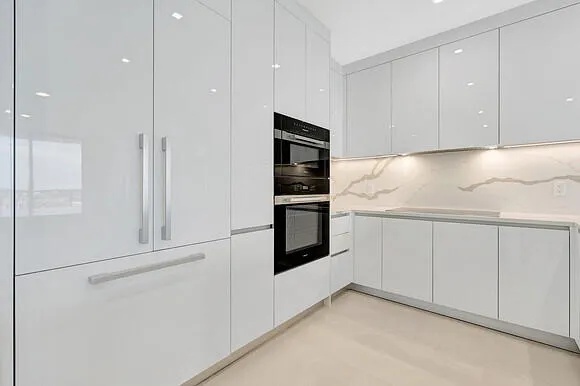 Nautilus 2105 Kitchen 3