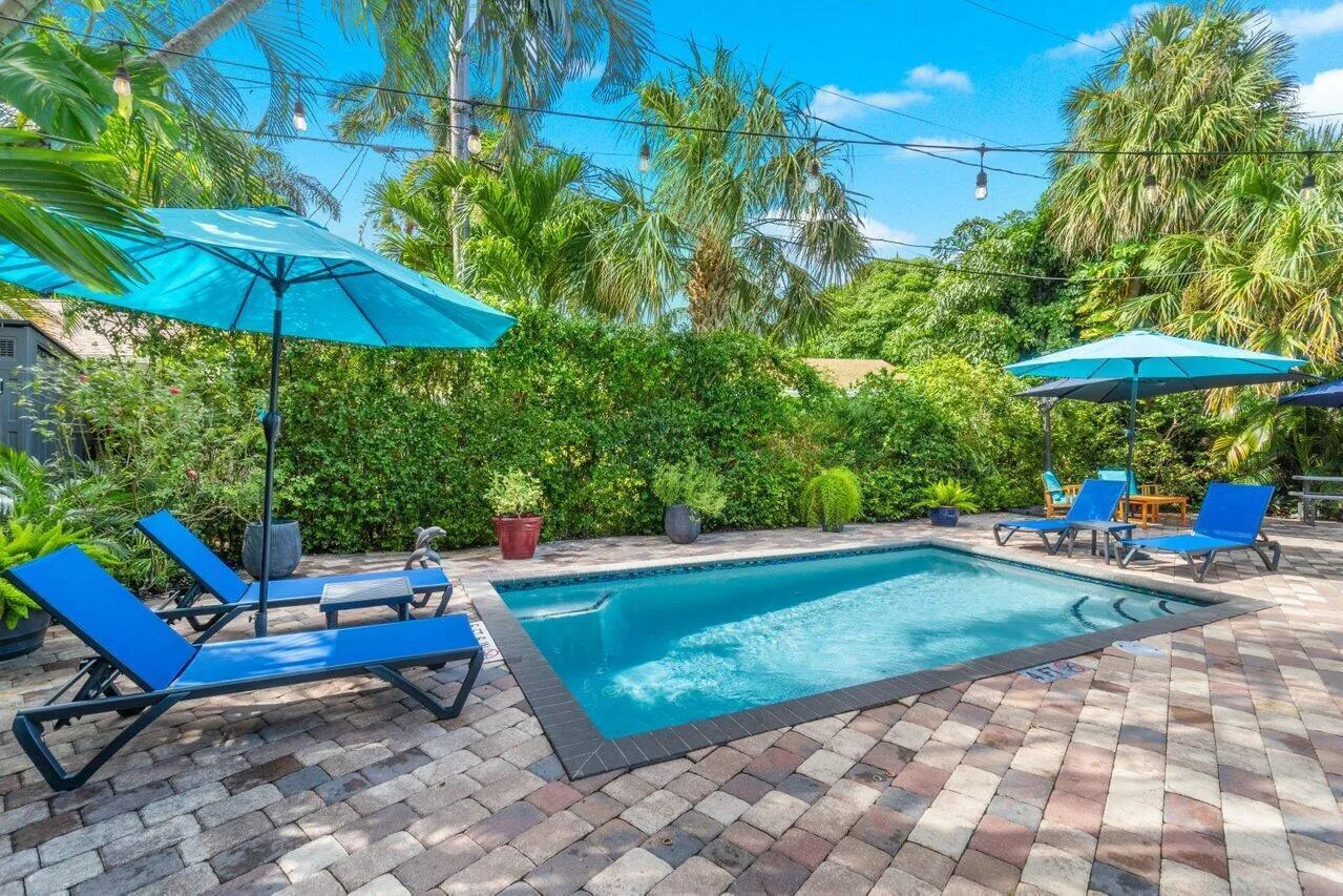 Pool, Palm Trees & Privacy