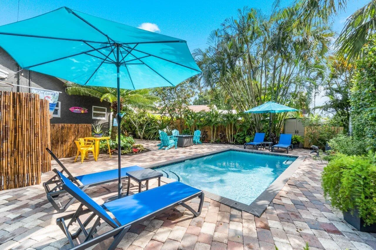 Pool, Palm Trees & Privacy