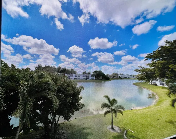 Very Pretty Water Views!