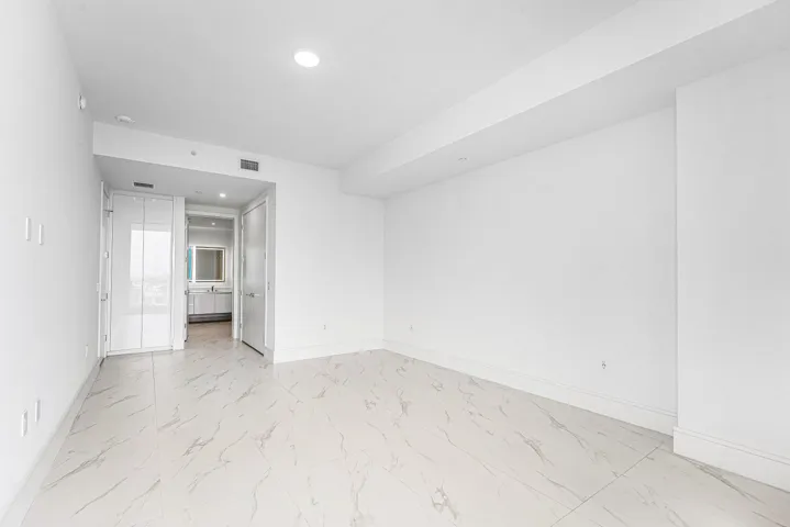 018-220LakeShoreDrive-1613-LakePark-FL-3