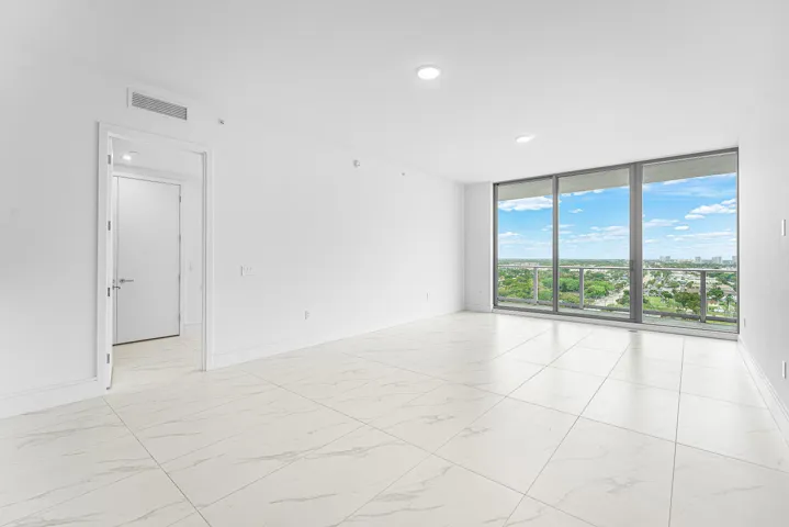 028-220LakeShoreDrive-1613-LakePark-FL-3