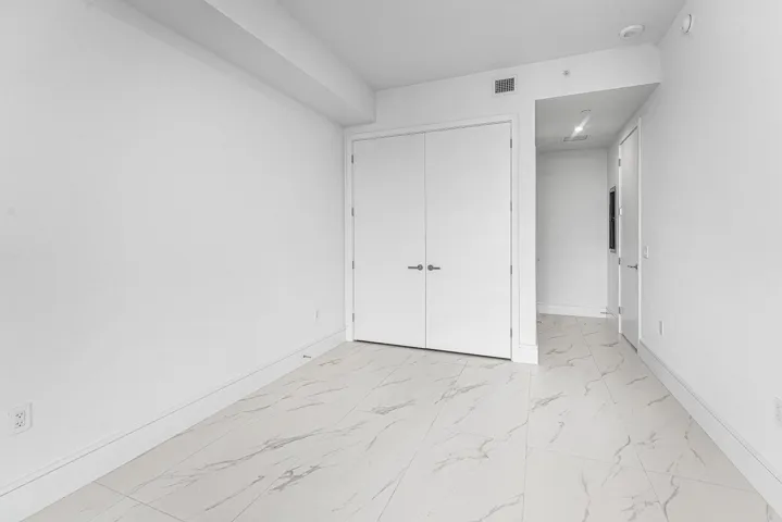 011-220LakeShoreDrive-1613-LakePark-FL-3