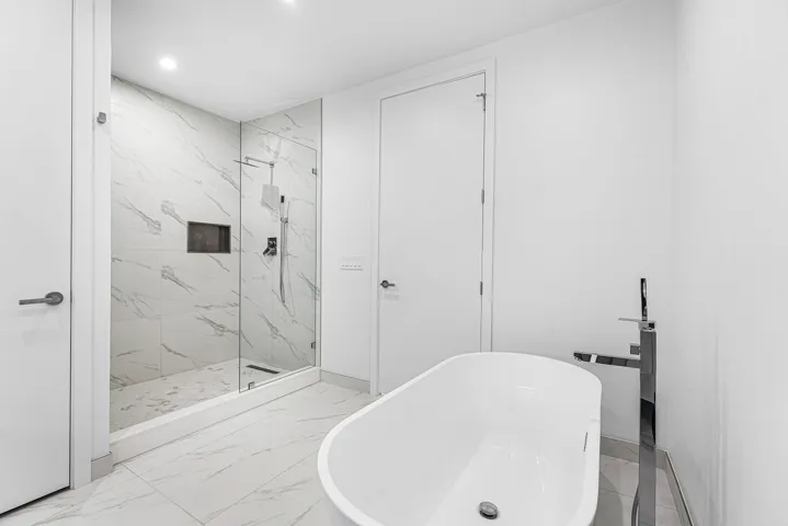 021-220LakeShoreDrive-1613-LakePark-FL-3