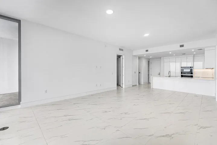 001-220LakeShoreDrive-1613-LakePark-FL-3