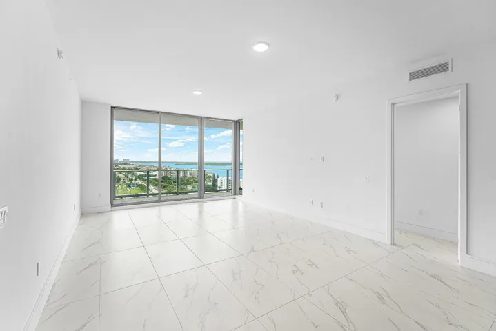 030-220LakeShoreDrive-1613-LakePark-FL-3