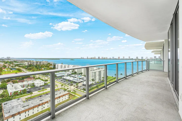 024-220LakeShoreDrive-1613-LakePark-FL-3