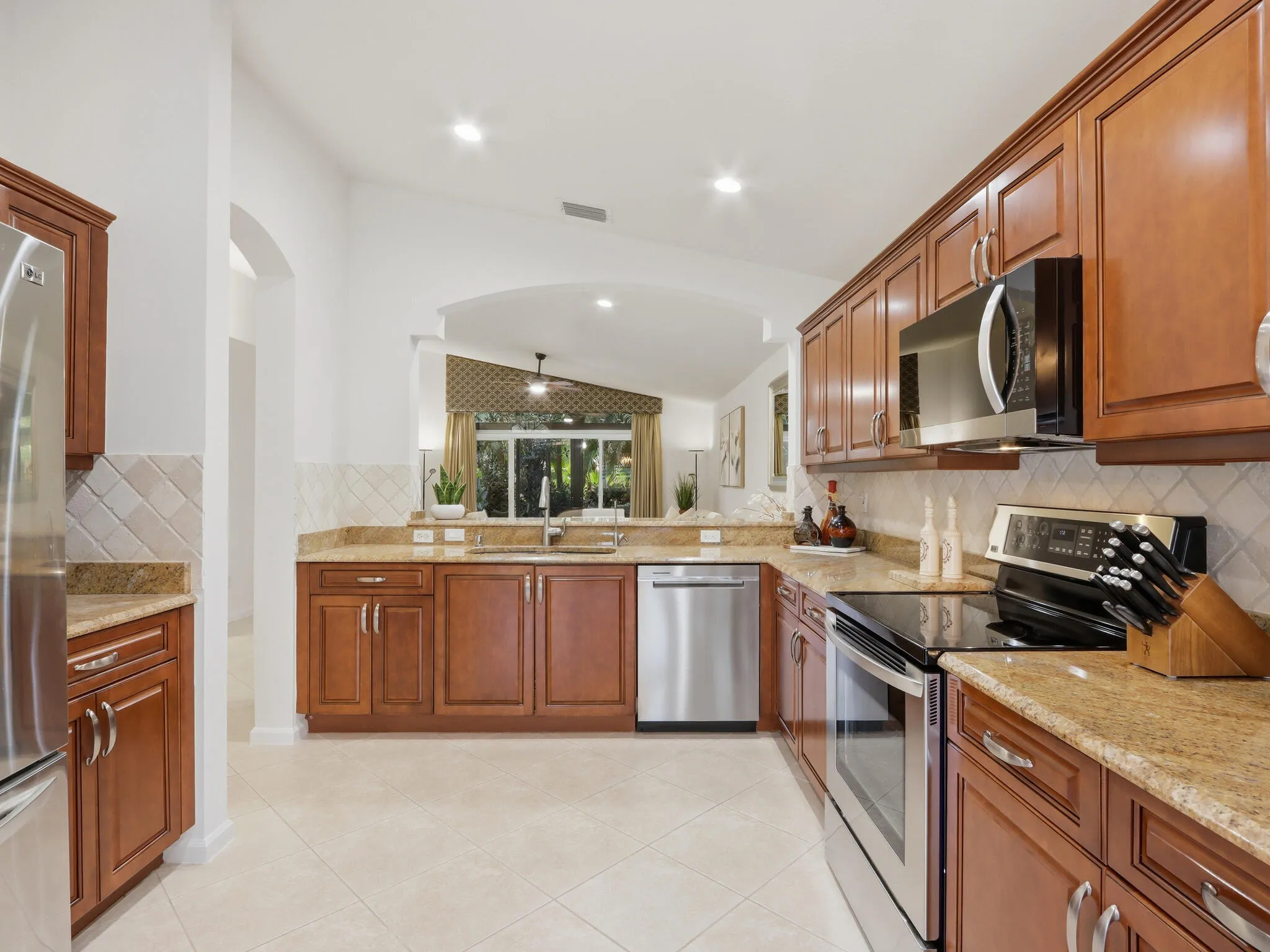 Eat-In Kitchen