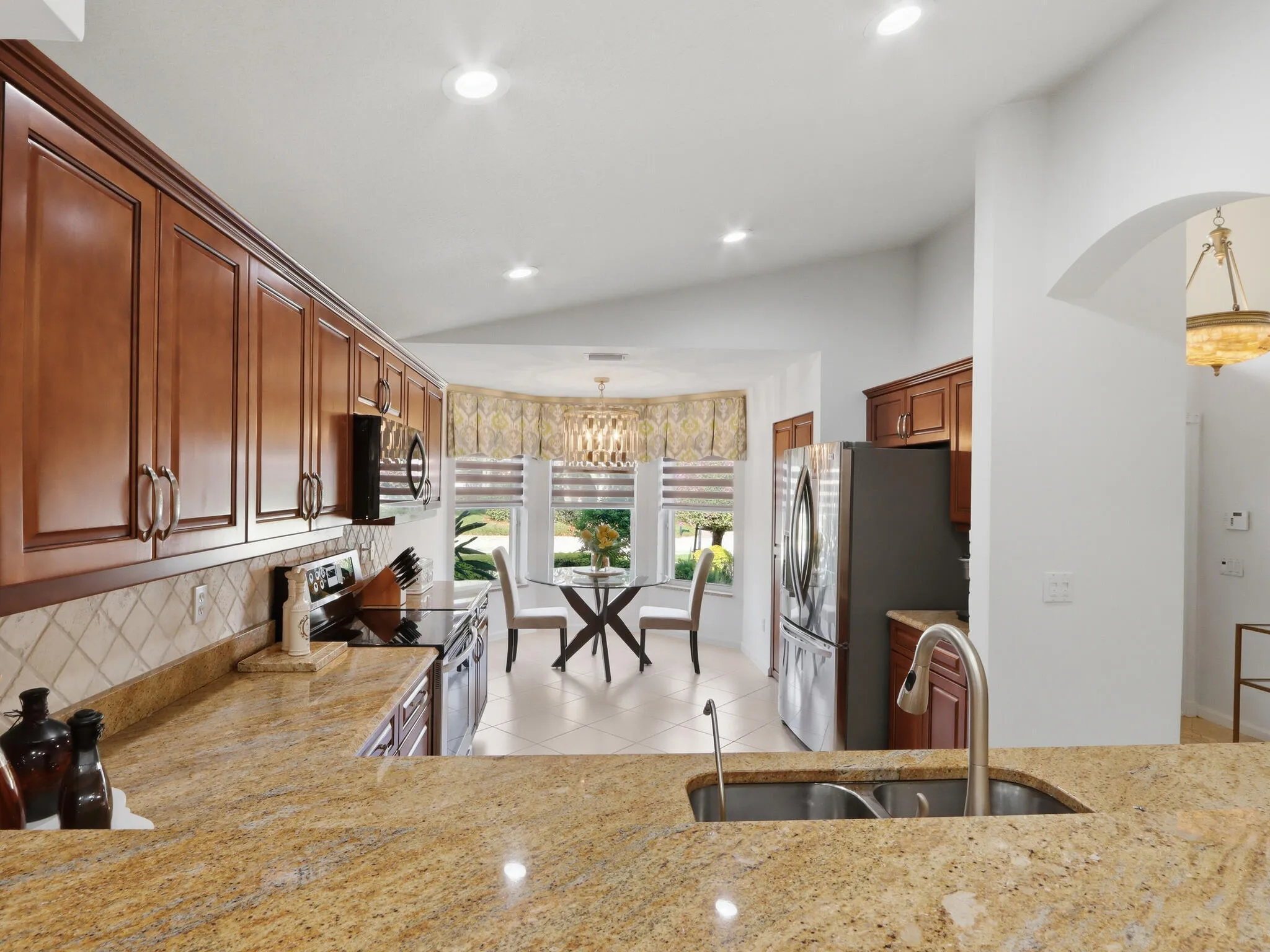 Eat-In Kitchen