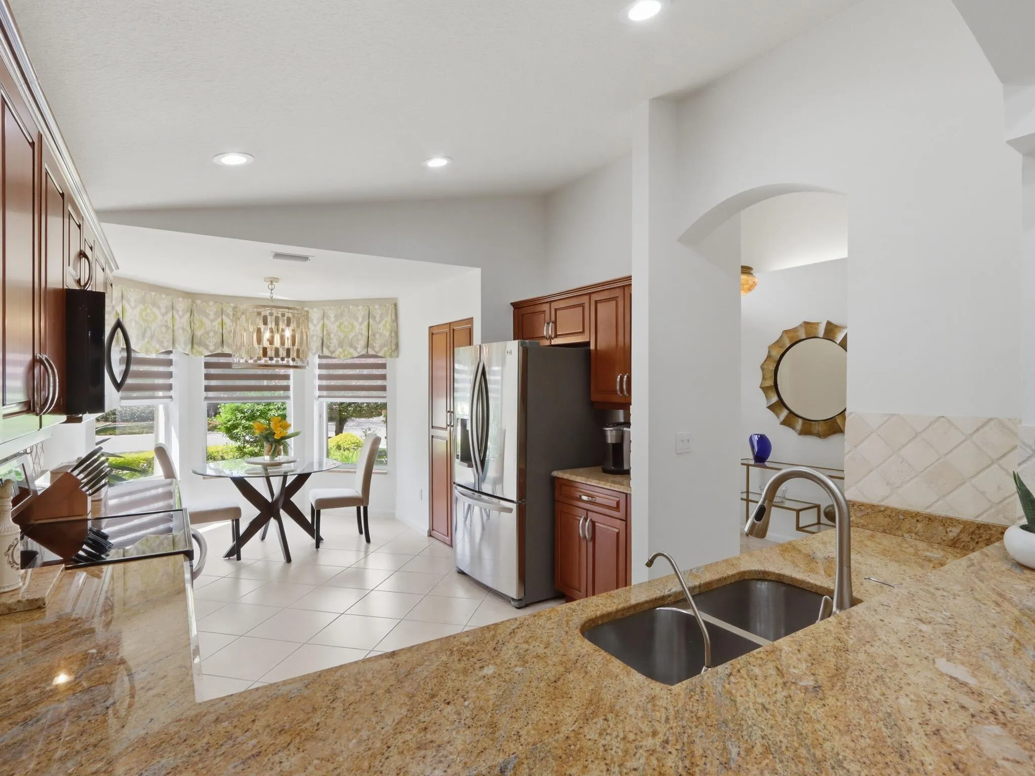 Eat-In Kitchen