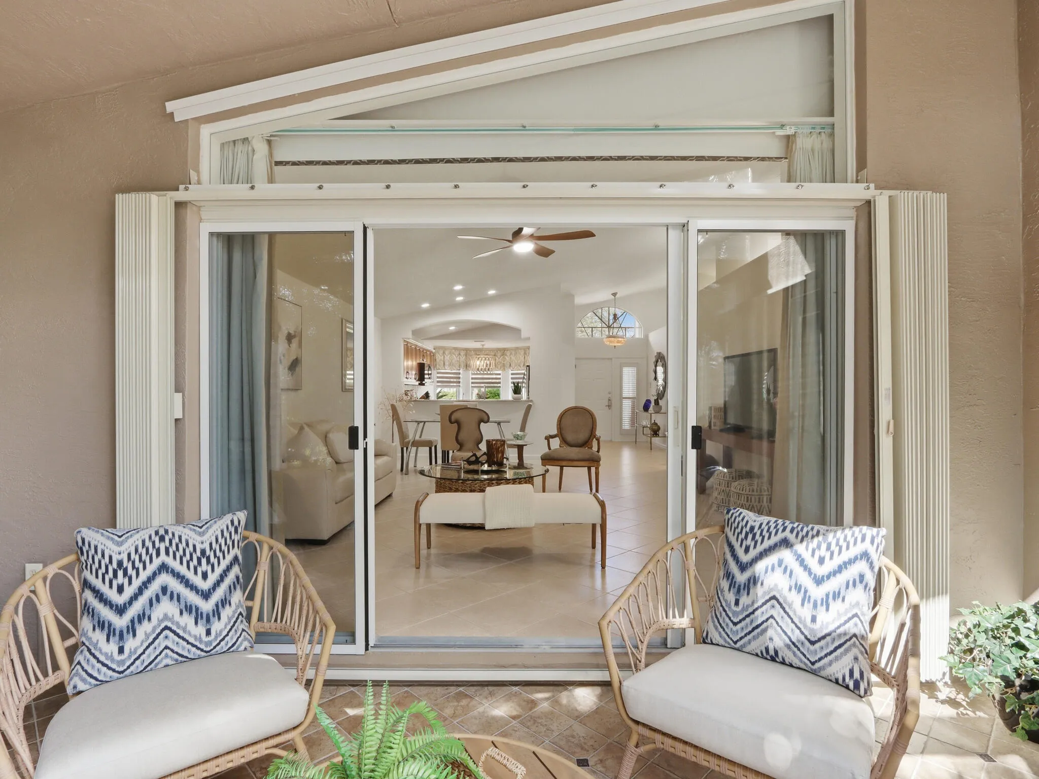 GLASS Enclosed Lanai