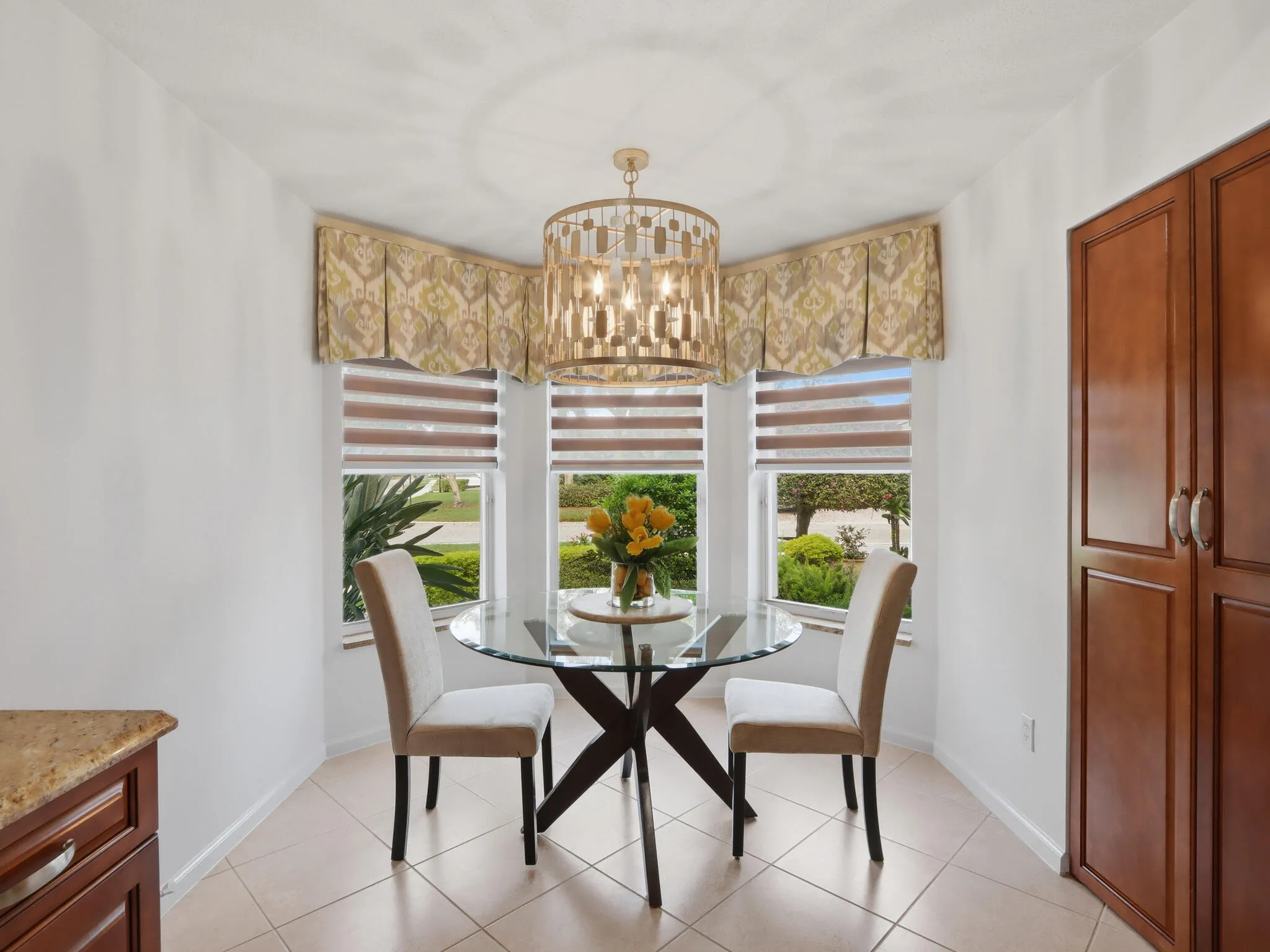 Eat-In Kitchen