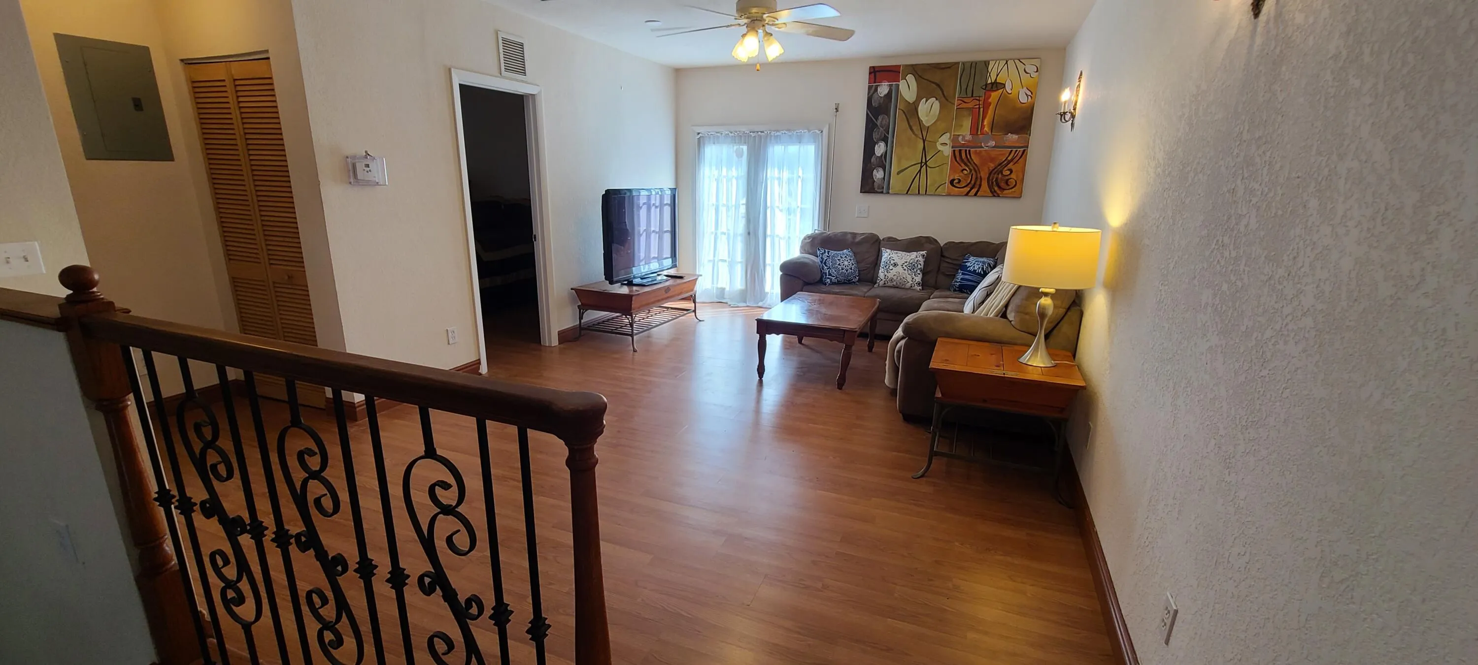 20-living_room_upstairs_3