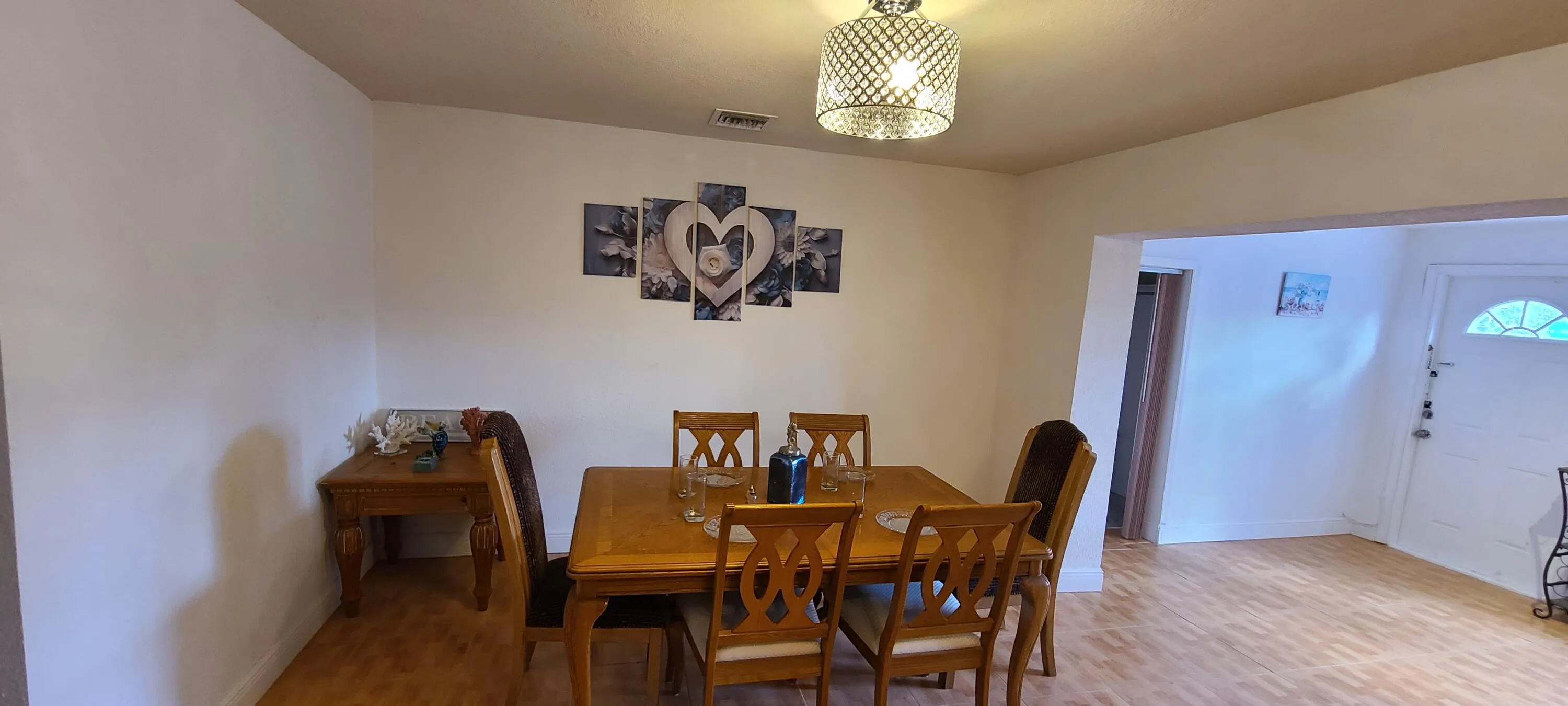 12-dinning_room_and_back_door