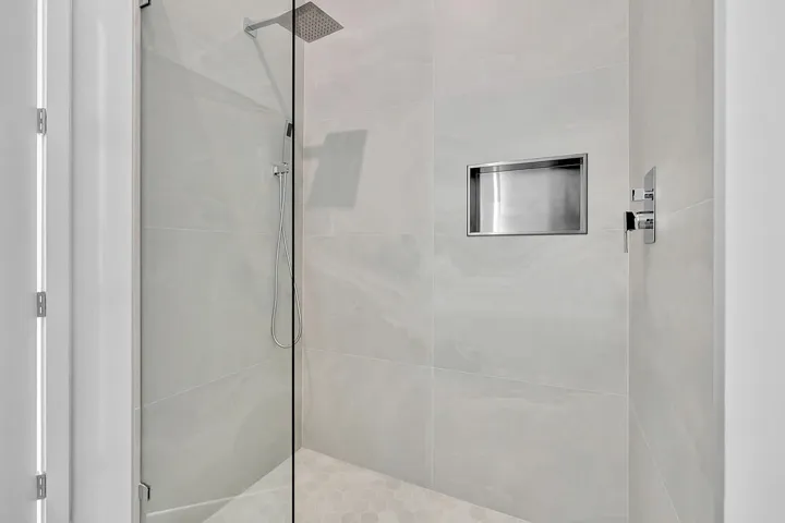 Nautilus 2411 Guest Bath 1