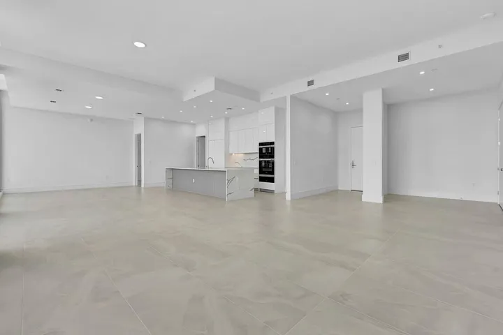 Nautilus 2411 Living 2