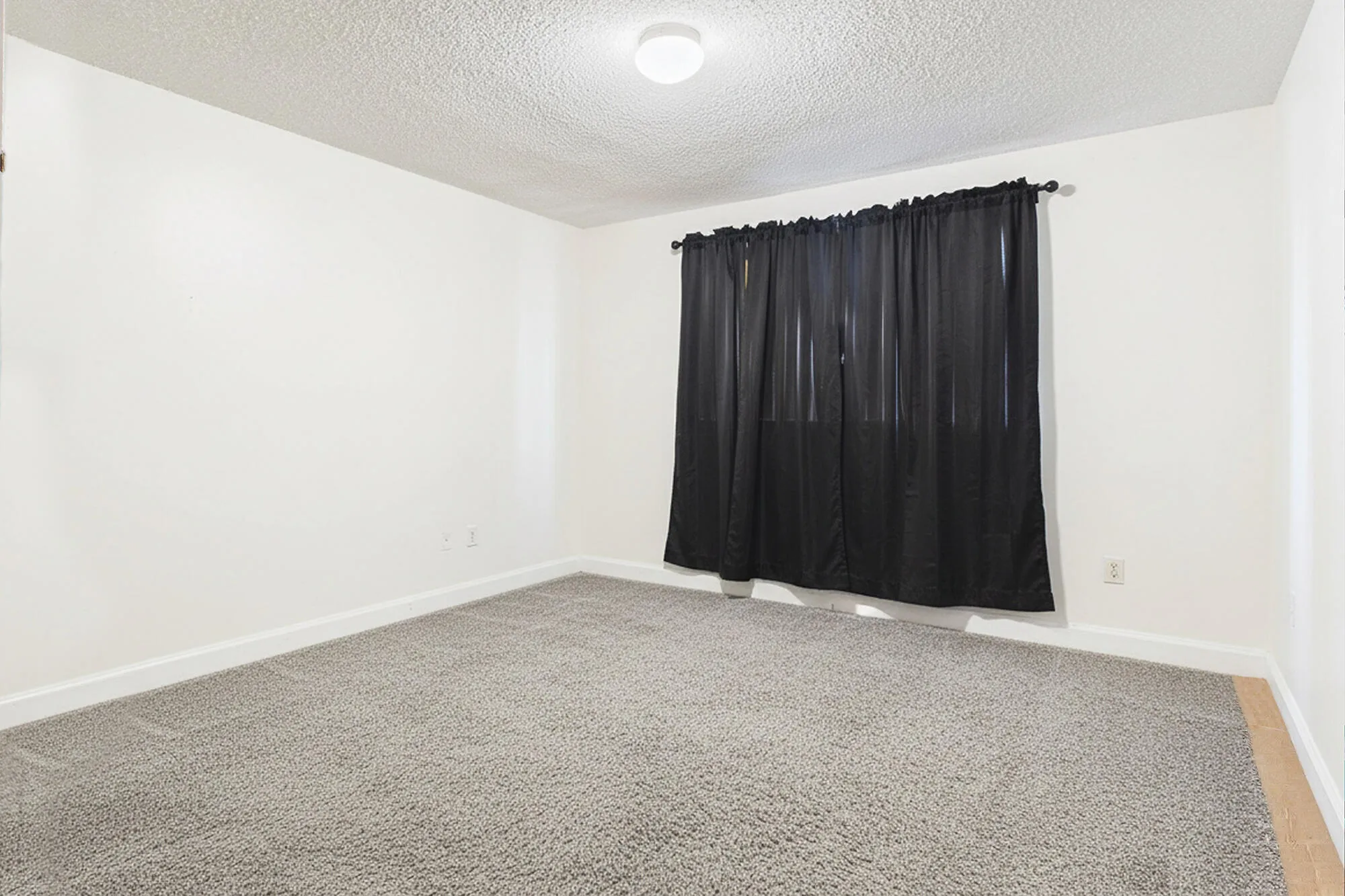Master bedroom without furniture