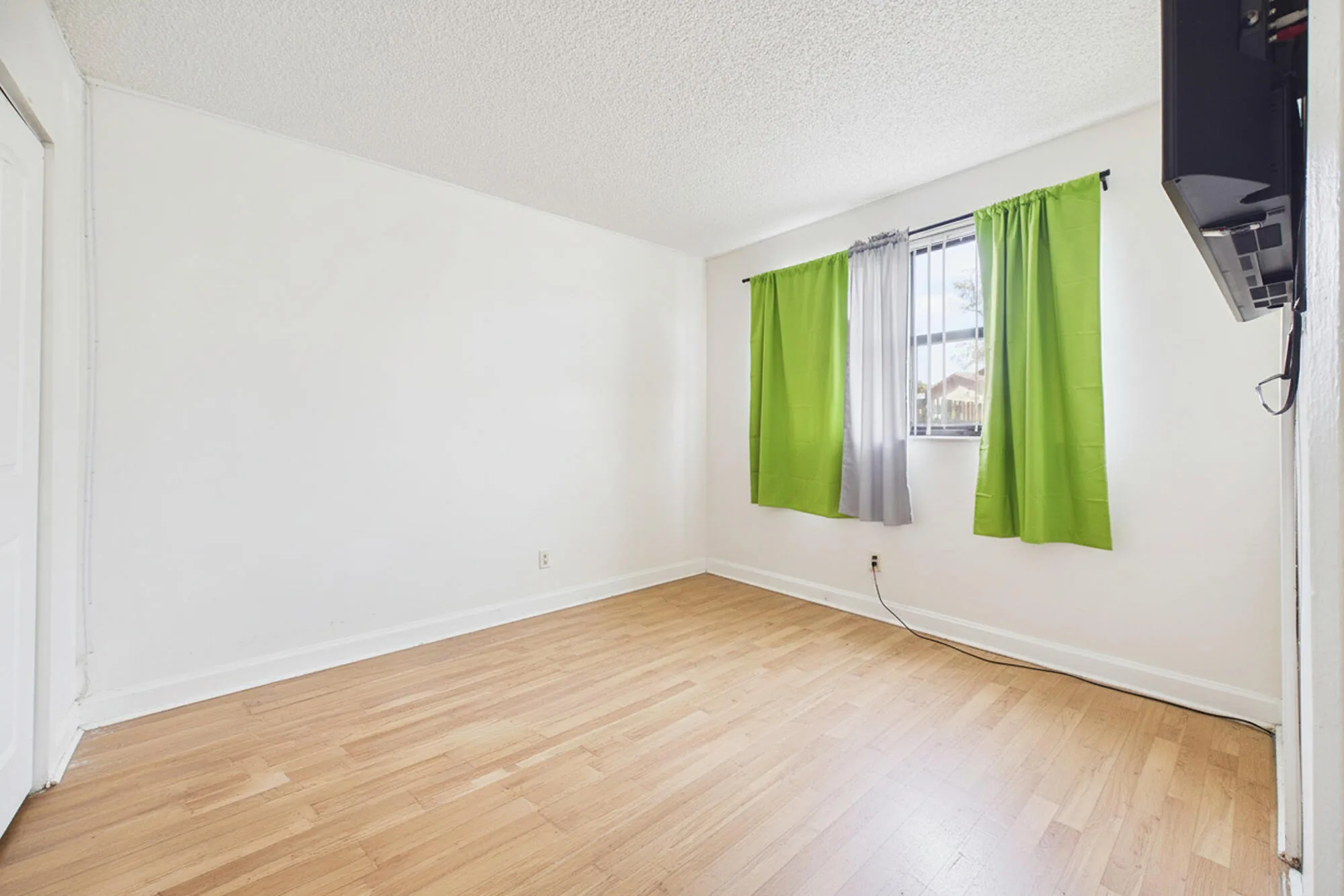 Bedroom 1 without furniture
