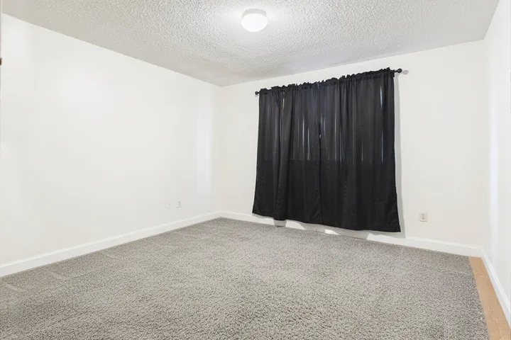 Master bedroom without furniture