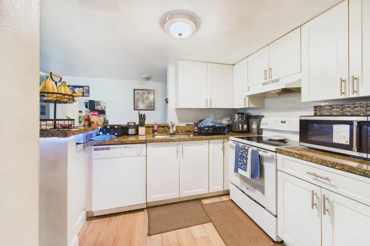 Kitchen 4
