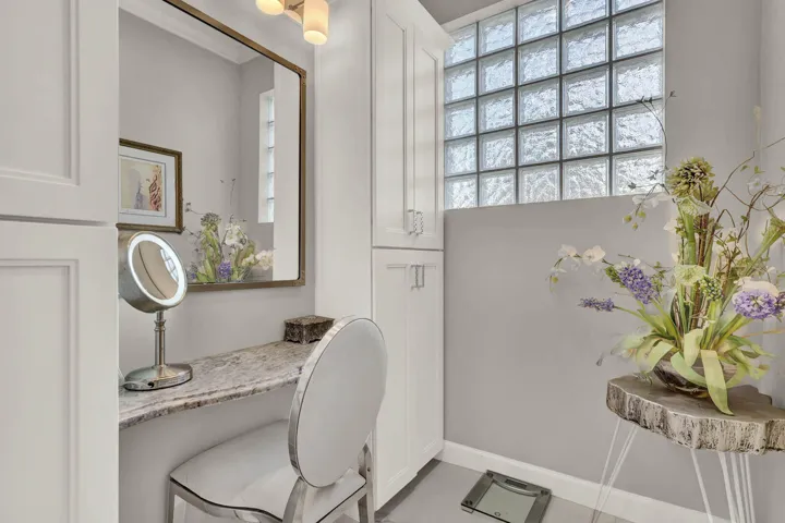 Private vanity