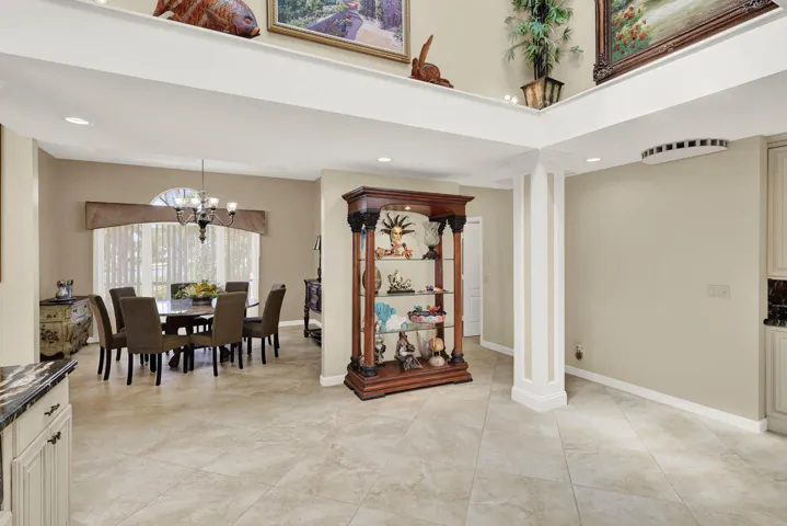 Atrium to Dining area