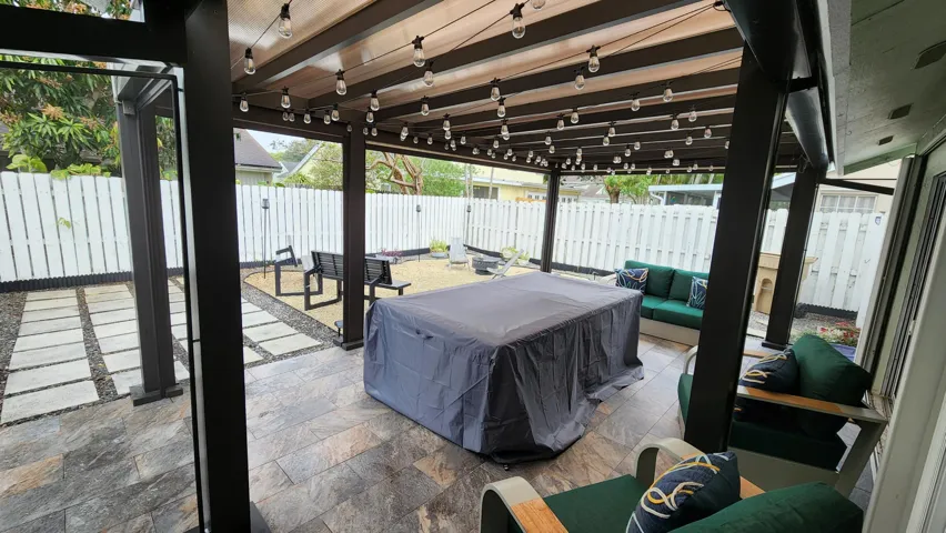 Pergola Screens Up