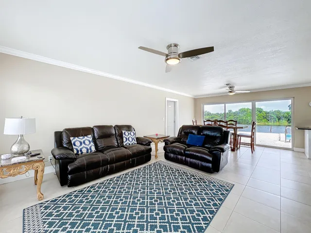6803 Kingston Drive-11
