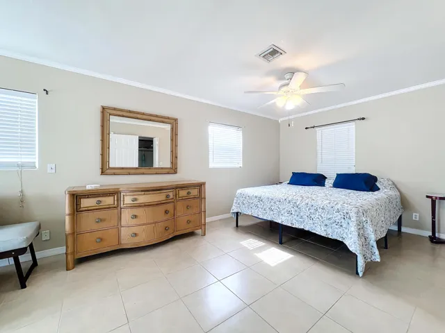 6803 Kingston Drive-38