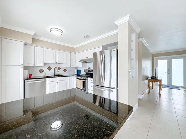 6803 Kingston Drive-19