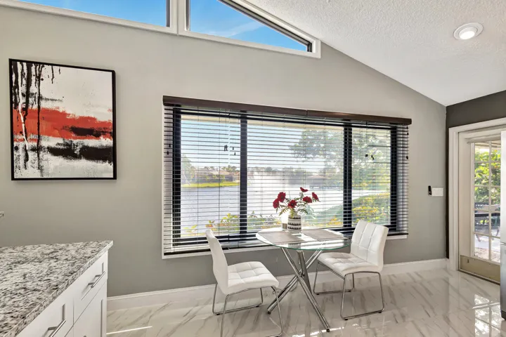 Breakfast Nook 2