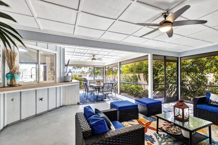 Screened Patio 2