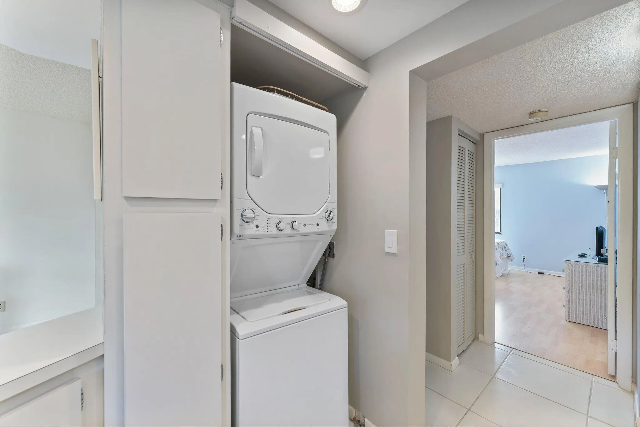 015-1605US1ND301-Jupiter-FL-SMALL