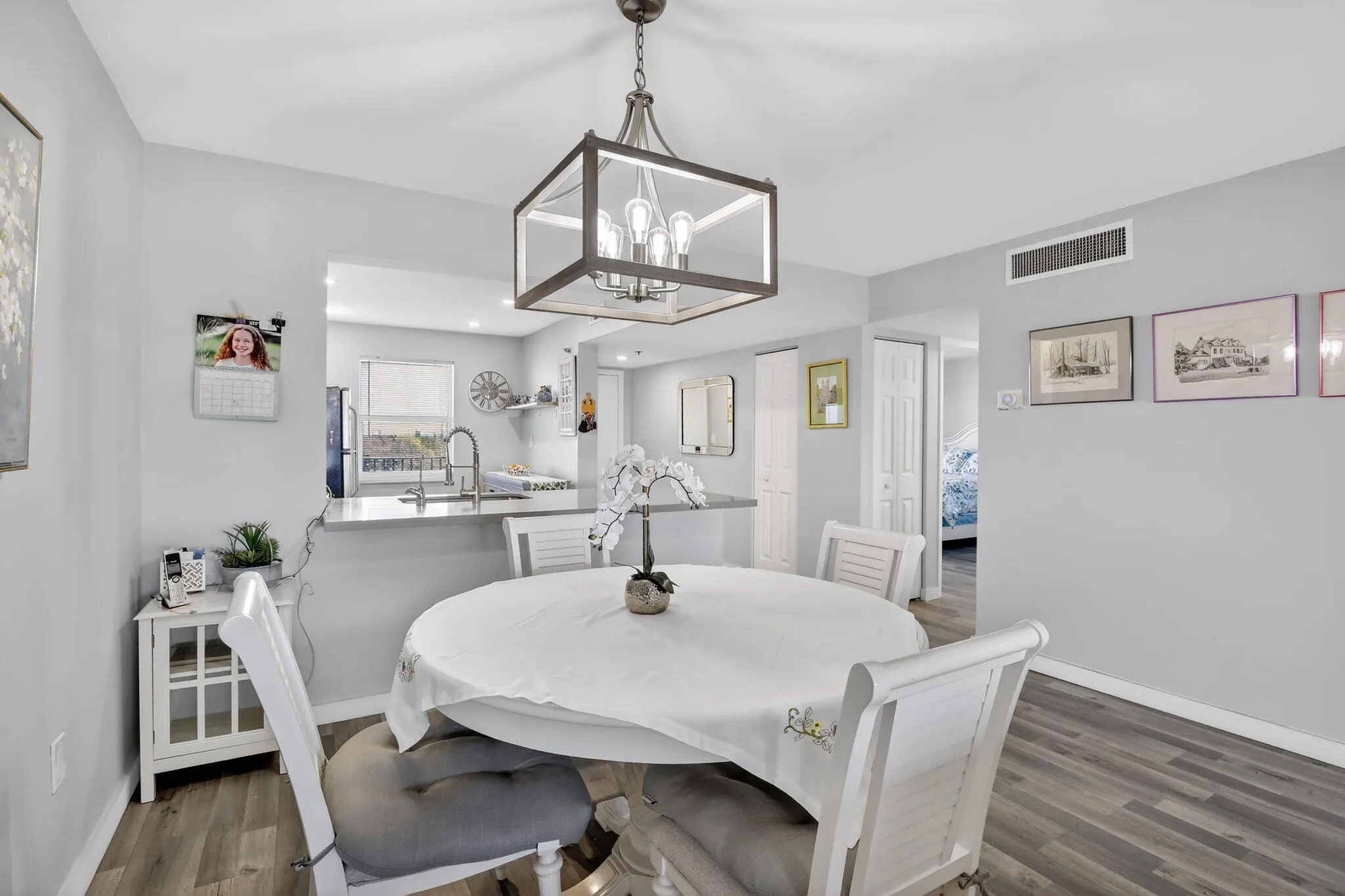 Enjoy your morning coffee at your dining table while preparing for the day!