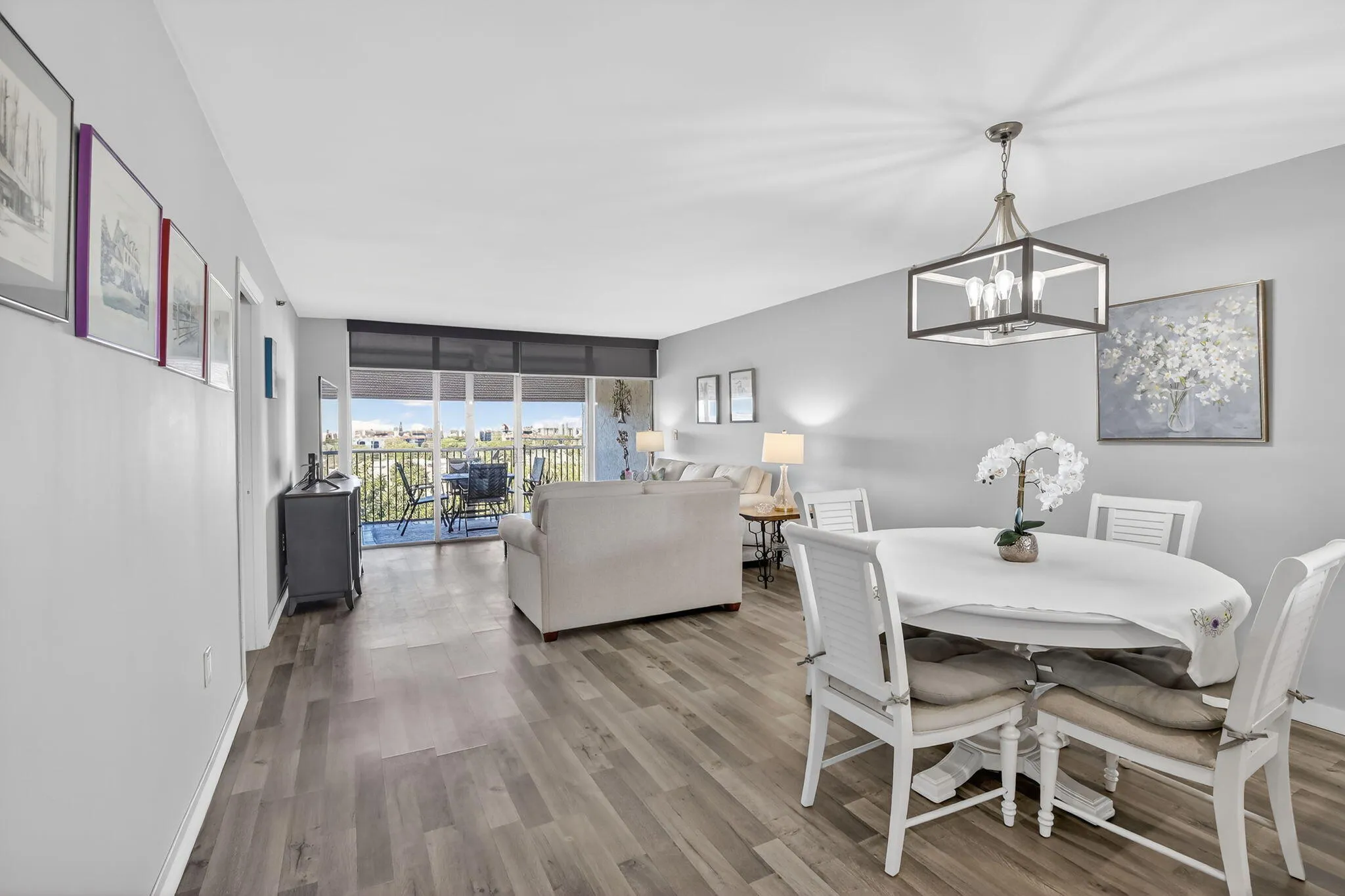 Plenty of sunlight creates a light and bright living space!