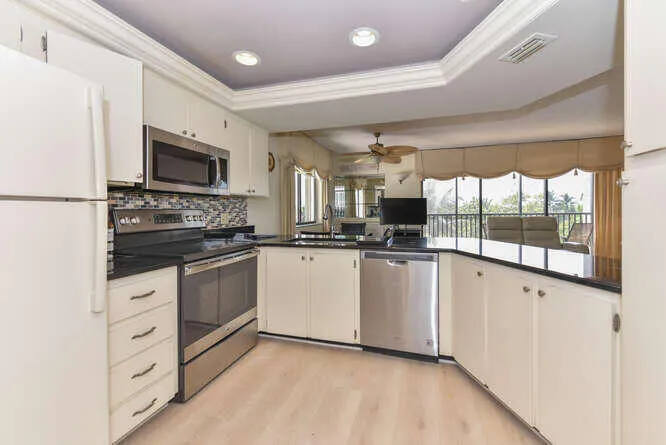 1605 S US Hwy 1 Unit f 401-small-012-071