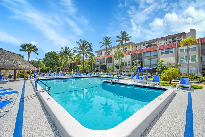 Swimming Pool (2)