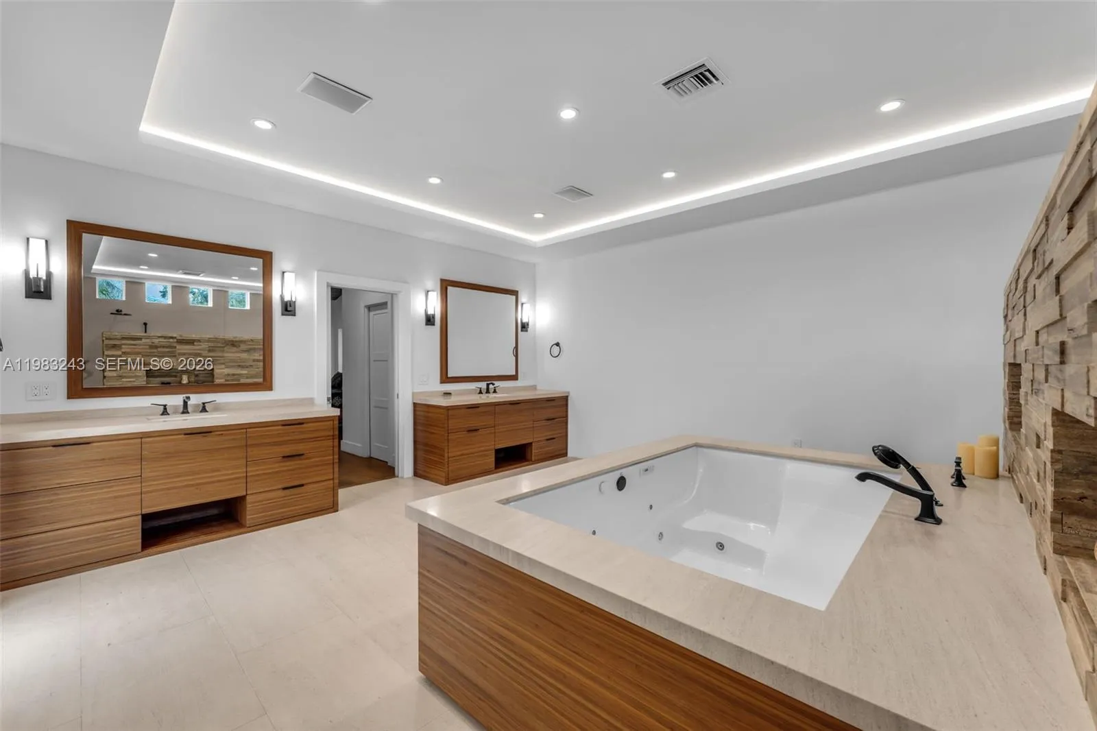 Property photo 221