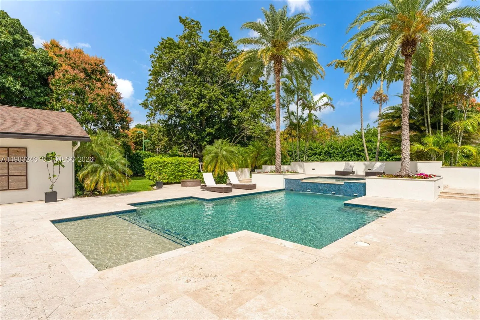 Property photo 338