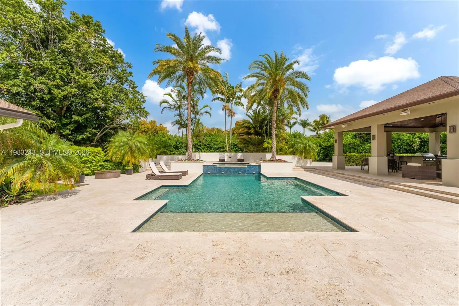 Property photo 343