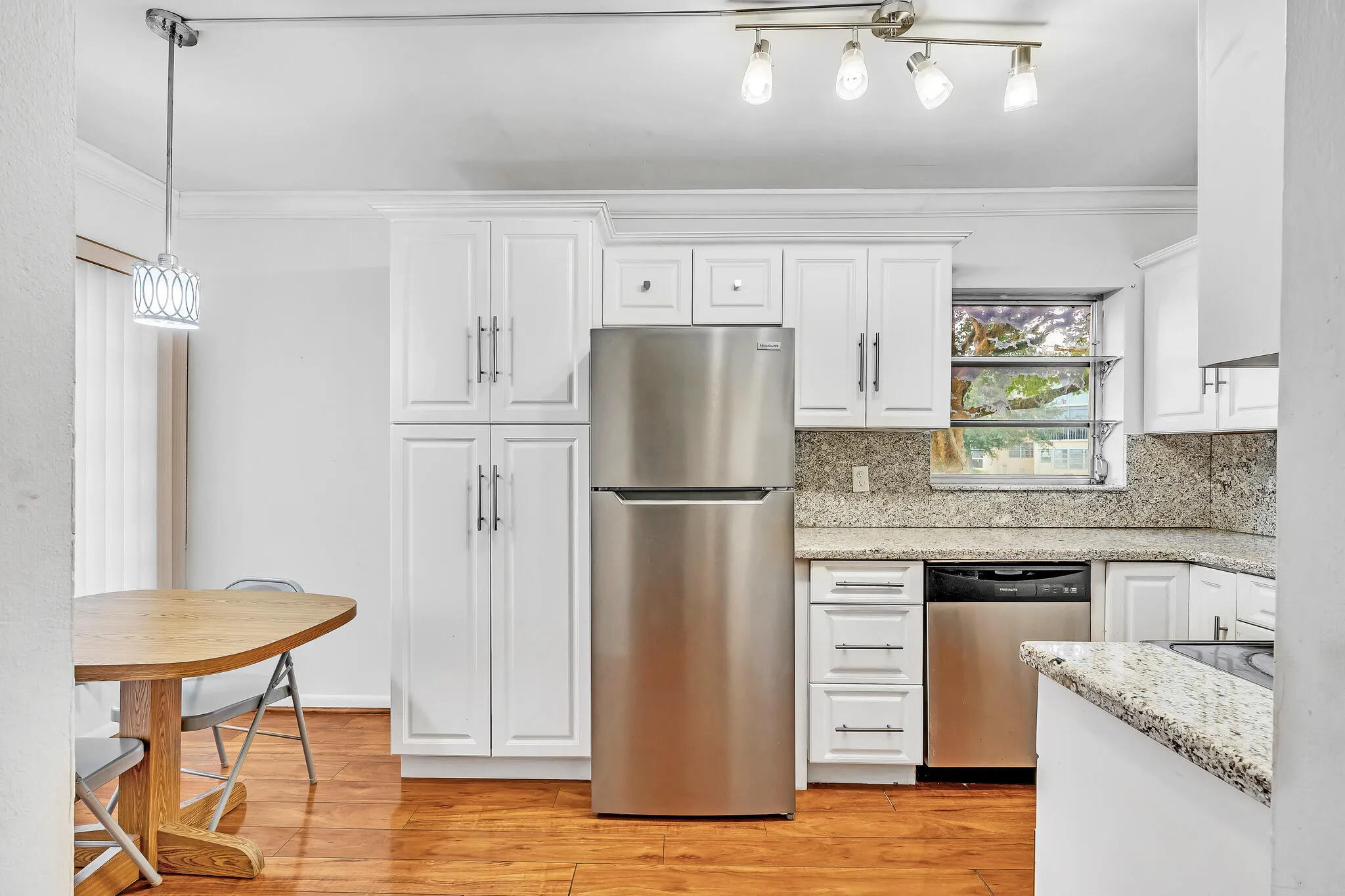 5 Kitchen (1)