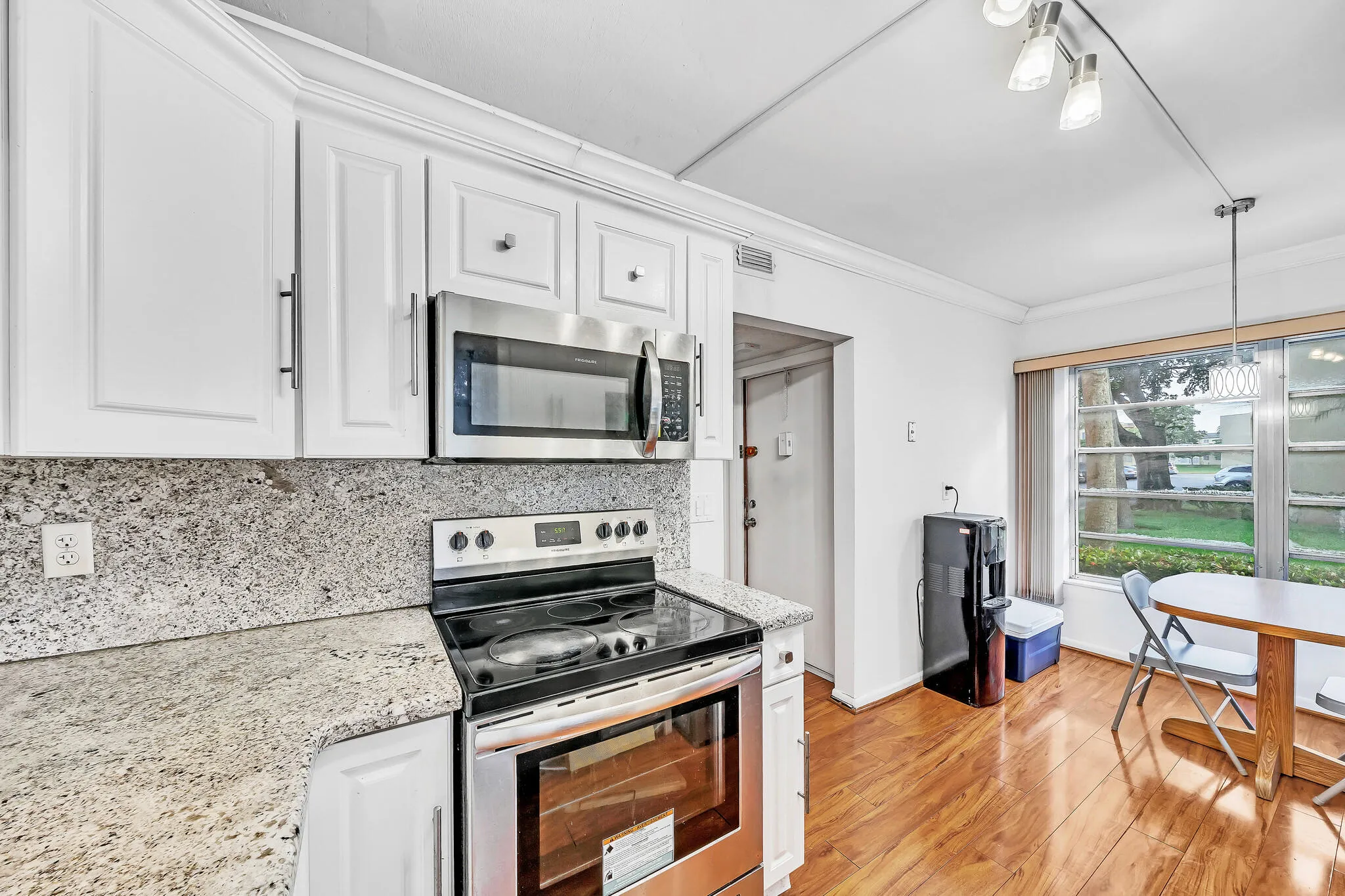 5 Kitchen (7)